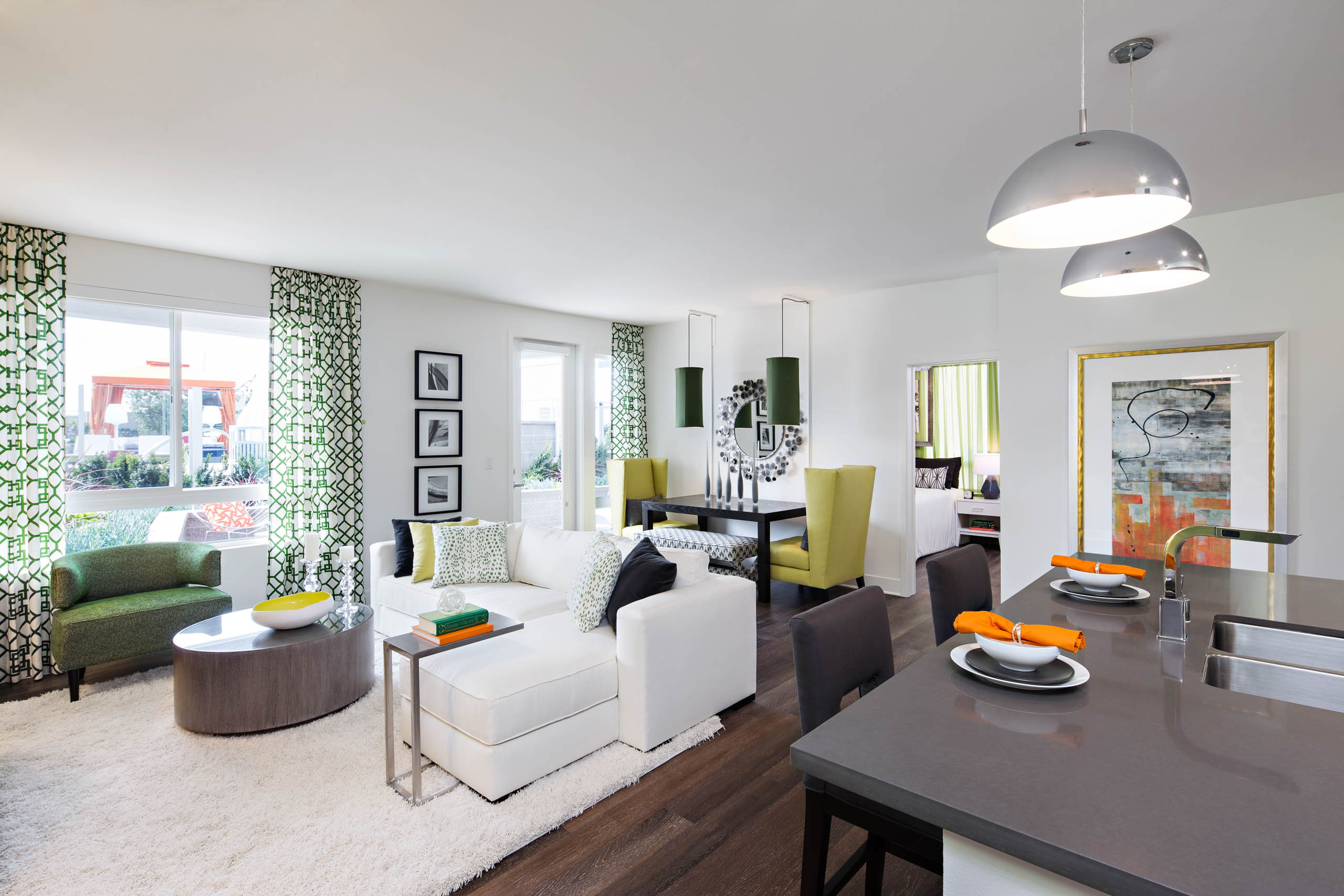 Studio, 1 & 2 BR Glendale Apartments | AMLI Lex on Orange